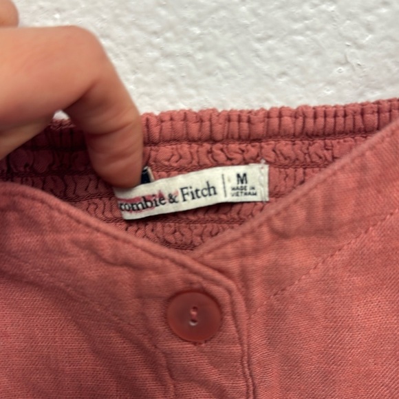 Abercrombie & Fitch medium sleeveless top. - Picture 5 of 7